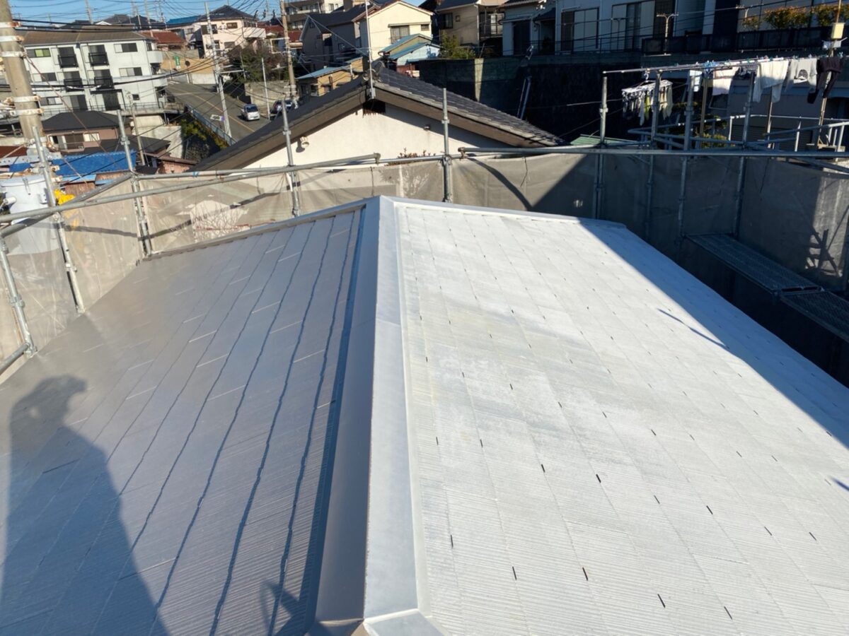 神奈川県三浦市　S様邸　スレート屋根の中塗りと上塗り　屋根塗料の種類も解説します！