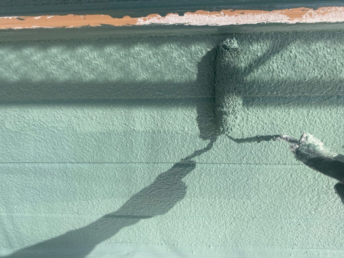 神奈川県横浜市　アパート　屋根・外壁塗装工事　窯業系サイディング外壁の下塗り〜中塗り〜上塗りを行いました！