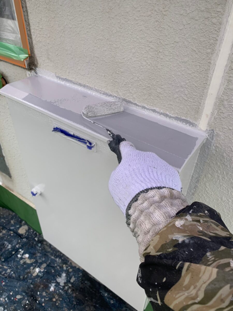神奈川県横浜市　マンション屋根・外壁塗装工事　配管と設備ボックスの塗装