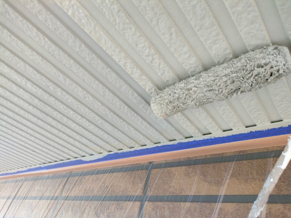 神奈川県横浜市 N様邸　屋根・外壁塗装工事　付帯部　破風板と天井ボードの塗装