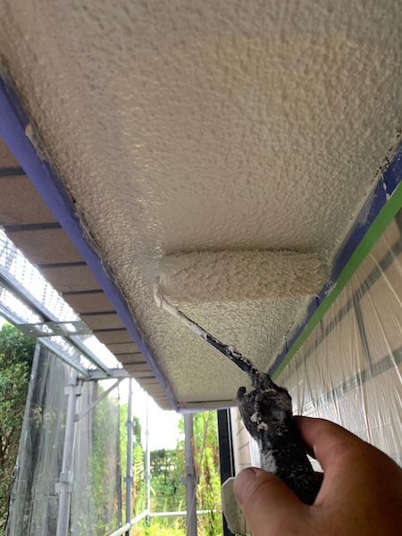 神奈川県横浜市　屋根・外壁塗装工事　外壁・幕板・軒天井の塗装