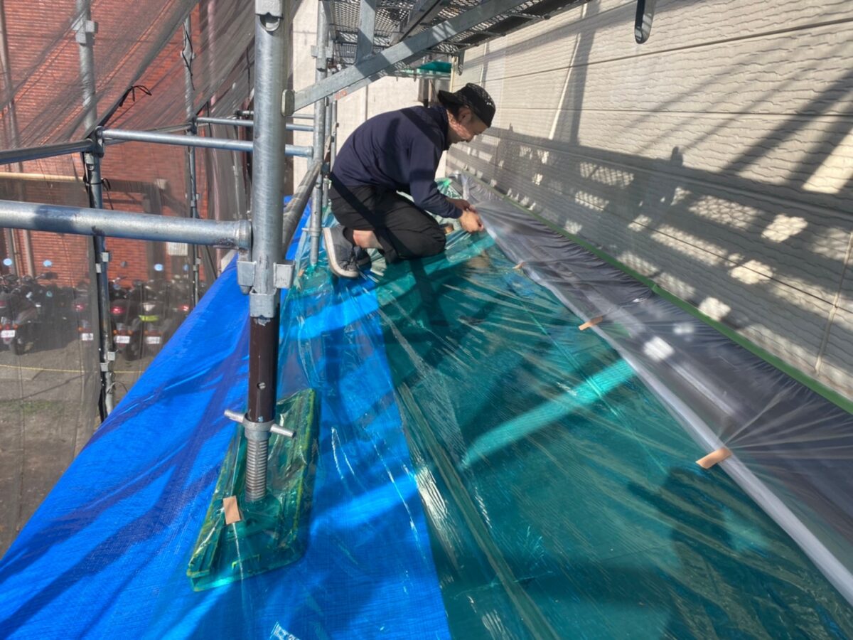 神奈川県横浜市　K様邸　屋根・外壁塗装工事　高圧洗浄と養生作業