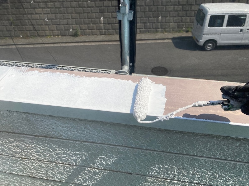 神奈川県横浜市鶴見区上の宮｜ベランダ笠木の下地処理〜塗装と防水塗装をレポート