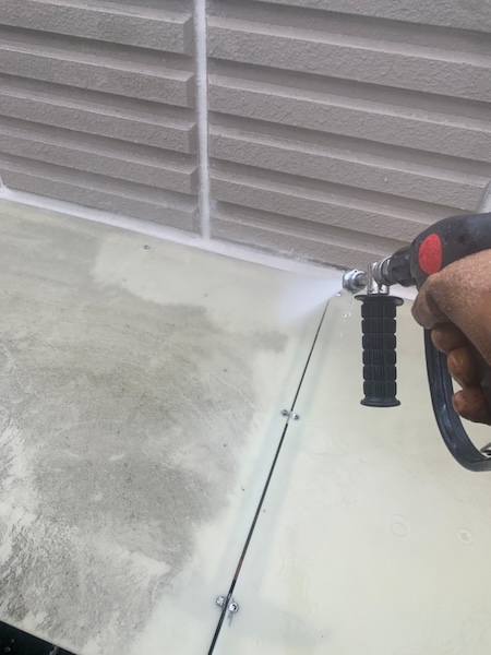 神奈川県横浜市鶴見区|アパートの外壁塗装 洗浄〜下地処理〜付帯部塗装をレポート!