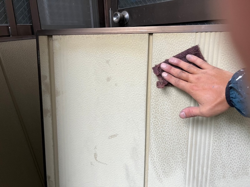 雨戸塗装 下地処理 ケレン〜錆止め塗装〜上塗りを行いました!|東京都板橋区桜川