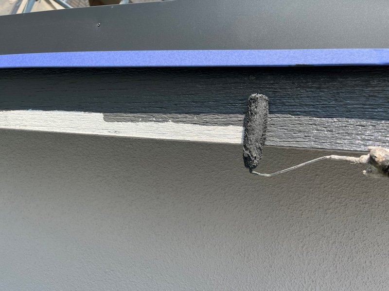 東京都板橋区桜川|破風板の下塗り〜上塗りまでをレポート!木部は腐食にご注意ください