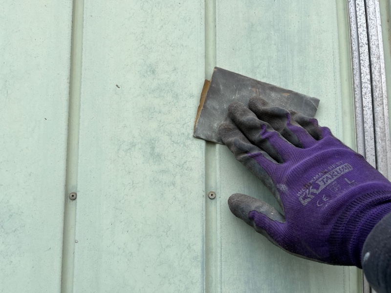 雨戸塗装 下地処理 ケレン〜錆止め塗装〜上塗りを行いました!|東京都板橋区桜川
