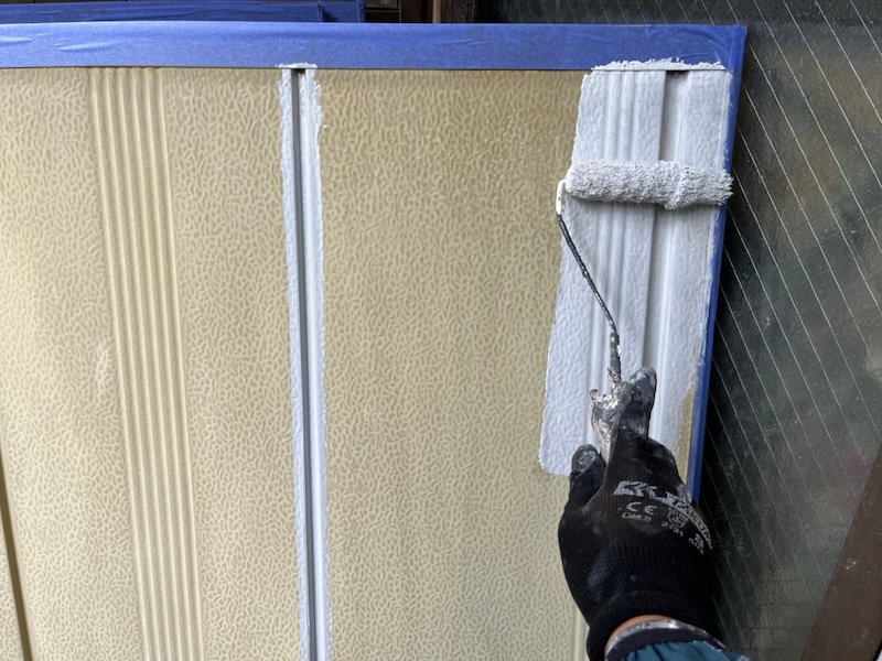 雨戸塗装 下地処理 ケレン〜錆止め塗装〜上塗りを行いました!|東京都板橋区桜川