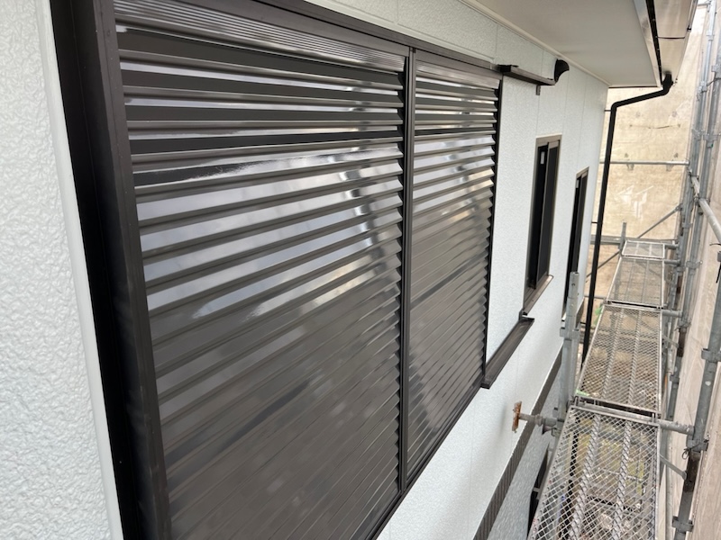 外壁塗装の3回塗りを徹底解説!下塗り・中塗り・上塗りの役割と失敗しないための注意点