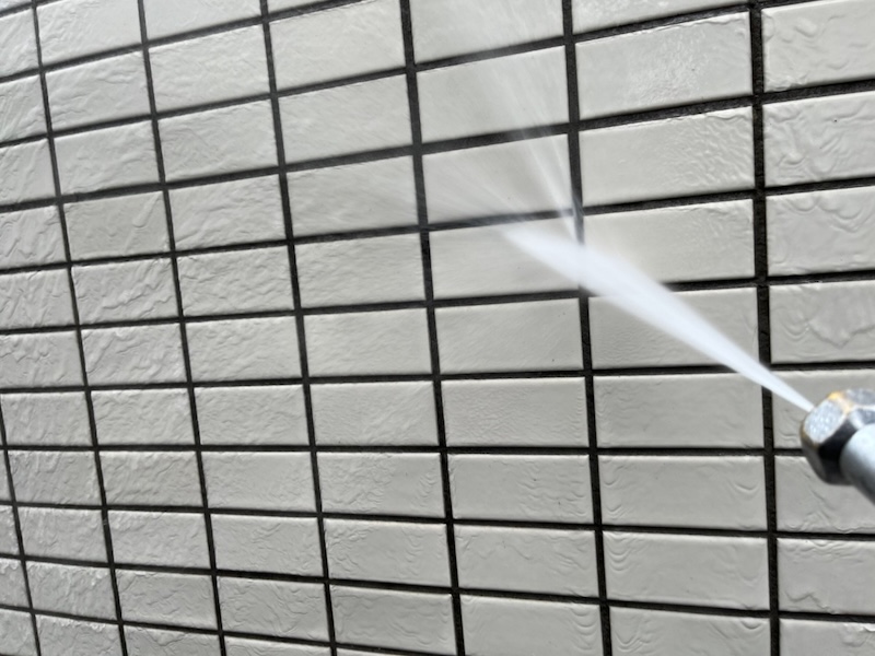 マンション外壁塗装工事のご依頼!高圧洗浄を実施しました|神奈川県川崎市