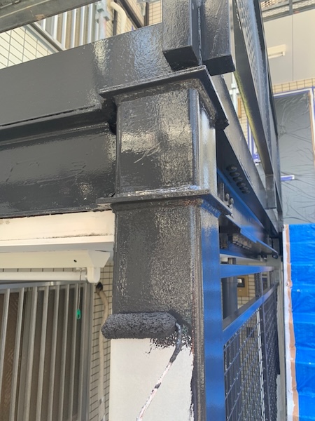 鉄骨階段の下地処理 ケレン〜上塗りまで行いました!|神奈川県川崎市