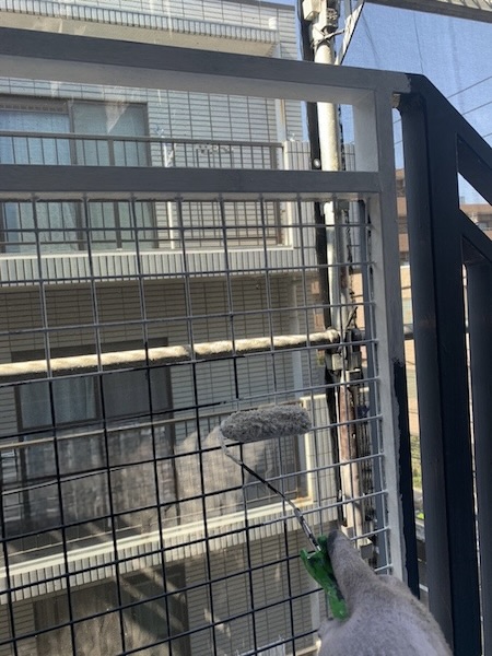 神奈川県川崎市|人の動作補助する部材は強度を保つために、定期的な塗装で状態を維持!