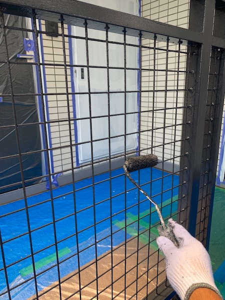 神奈川県川崎市|人の動作補助する部材は強度を保つために、定期的な塗装で状態を維持!