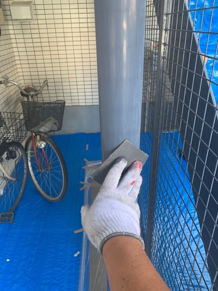 神奈川県川崎市|鉄部 換気口カバー・鋼管・照明を塗装しました