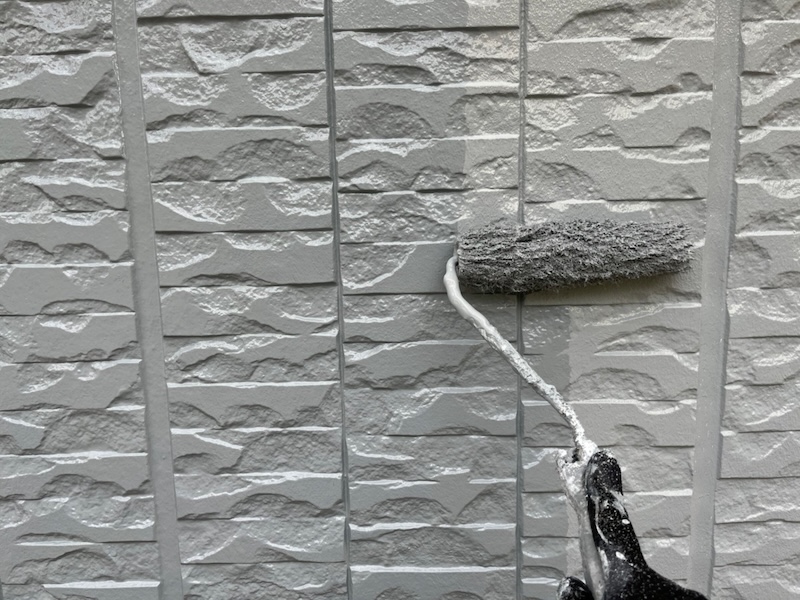 外壁塗装の3回塗りを徹底解説!下塗り・中塗り・上塗りの役割と失敗しないための注意点