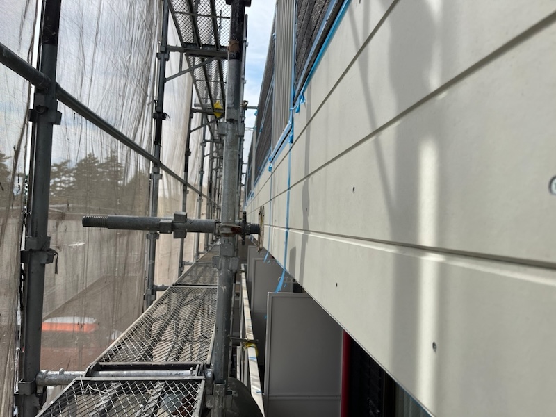 神奈川県藤沢市|ベランダ側の外壁が傷んでいたため、部分的に張り替えました