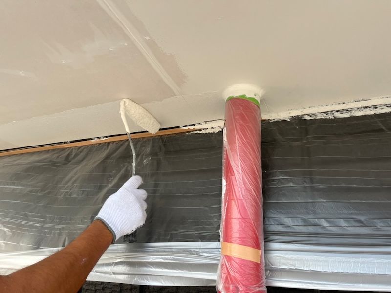 ベランダ 上げ裏の下塗り〜上塗りを行いました!|神奈川県藤沢市