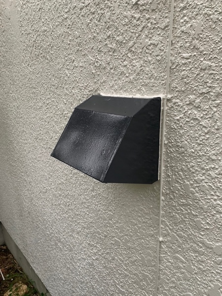 神奈川県小田原市|屋外フードを塗装しました!ケレン・錆止め塗装・上塗りまでをレポート