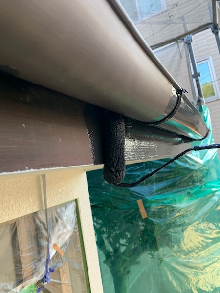 木部 破風板の下地処理 ケレン・中塗り・上塗りの工程を実施しました!|神奈川県小田原市