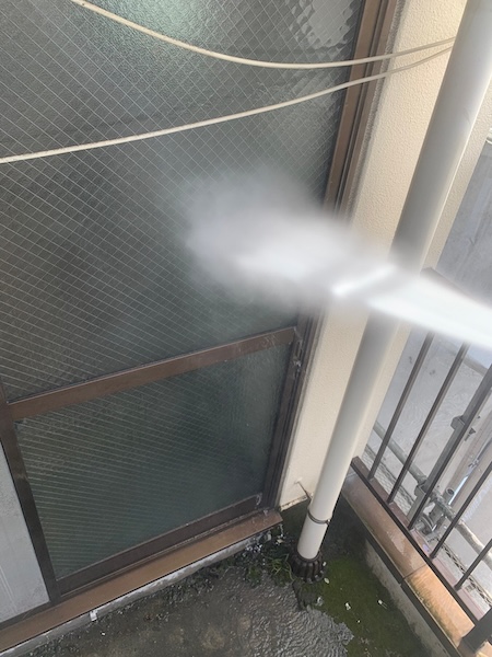 マンション外壁塗装・屋上防水工事のご依頼!高圧洗浄作業をレポート|神奈川県横浜市鶴見