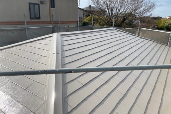 神奈川県三浦市　S様邸　スレート屋根の中塗りと上塗り　屋根塗料の種類も解説します！