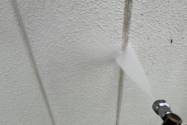 神奈川県横浜市　マンション屋根・外壁塗装工事　施工前と高圧洗浄作業
