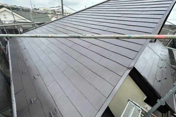 塗装が必要な屋根材と不要な屋根材を解説