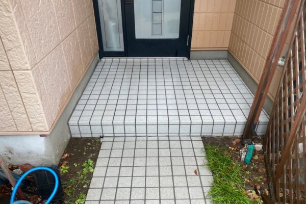 塀・カーポート・玄関タイルの洗浄をレポート！｜神奈川県横浜市