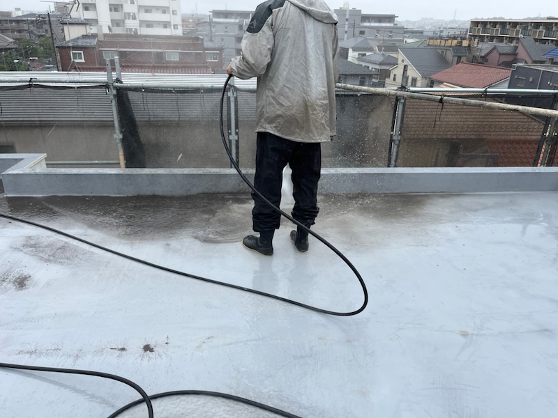 マンション外壁塗装工事のご依頼!高圧洗浄を実施しました|神奈川県川崎市