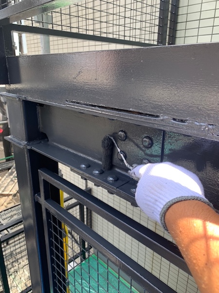 鉄骨階段の下地処理 ケレン〜上塗りまで行いました!|神奈川県川崎市